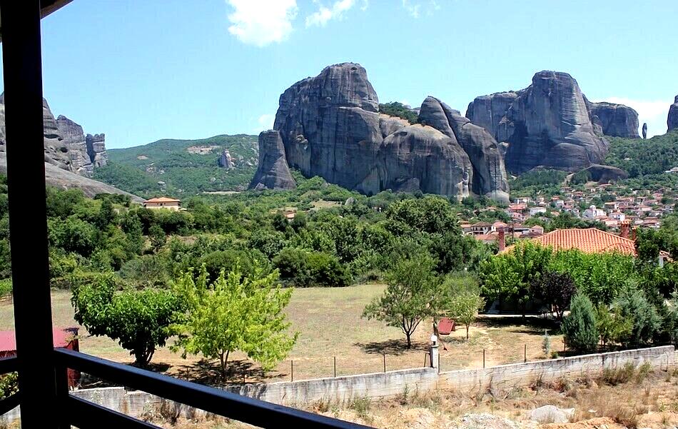 Grand Meteora Hotel